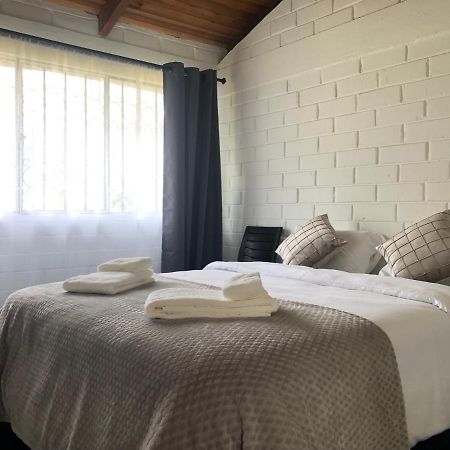 באניוס High-End Holiday Cabin - Tungurahua Hot Springs מראה חיצוני תמונה
