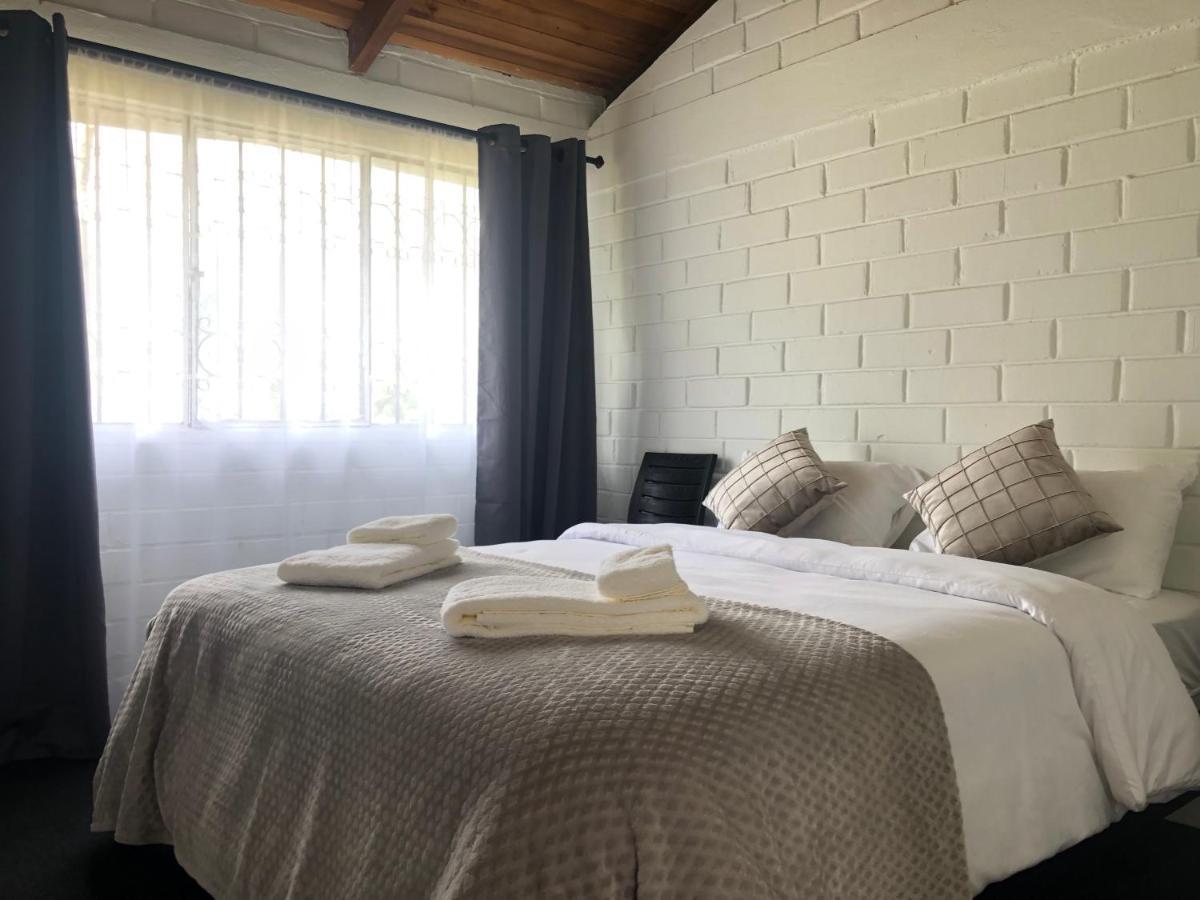 באניוס High-End Holiday Cabin - Tungurahua Hot Springs מראה חיצוני תמונה