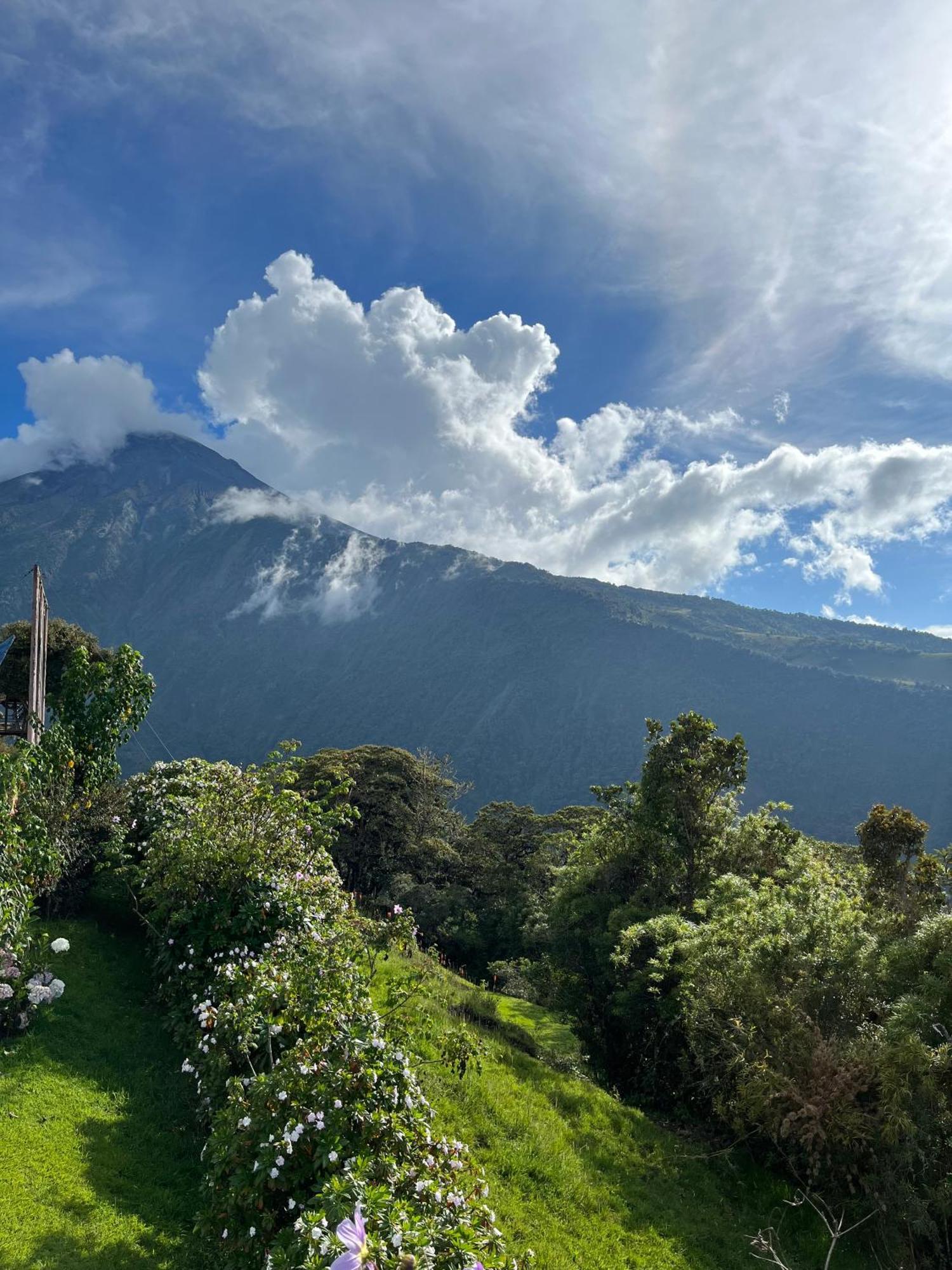 באניוס High-End Holiday Cabin - Tungurahua Hot Springs מראה חיצוני תמונה